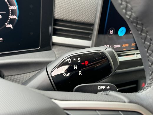 Volkswagen T-Roc 1.5 115pk eTsi Life First Edition Parkeerassistent 'Park Assist' | Voorstoelen verwarmbaar | Acht... ActivLease financial lease