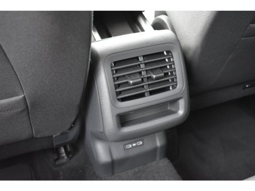 Volkswagen T-Roc Life First Edition | 'App-Connect' draadloze smartphone integratie | Automatische afstandsregelin... ActivLease financial lease