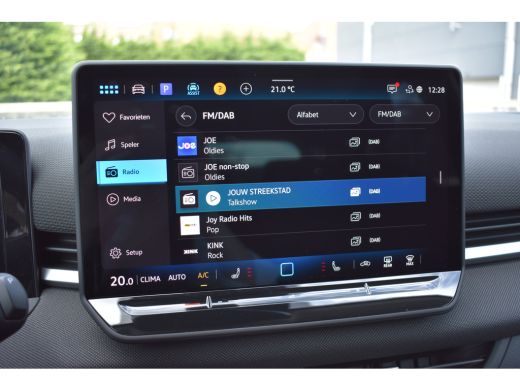 Volkswagen T-Roc Life First Edition | 'App-Connect' draadloze smartphone integratie | Automatische afstandsregelin... ActivLease financial lease