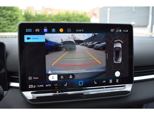 Volkswagen T-Roc Life First Edition | 'App-Connect' draadloze smartphone integratie | Automatische afstandsregelin... ActivLease financial lease