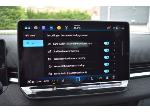 Volkswagen T-Roc Life First Edition | 'App-Connect' draadloze smartphone integratie | Automatische afstandsregelin... ActivLease financial lease