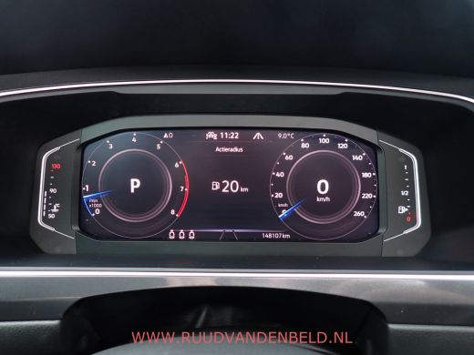 Volkswagen Tiguan Allspace 1.5 TSI R-LINE ACC / KEYLESS / TREKHAAK / PANODAK ActivLease financial lease