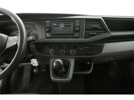 Volkswagen Transporter 2.0 TDI L2H1 | Airco | Cruise | Trekhaak | Parkeersens. ActivLease financial lease