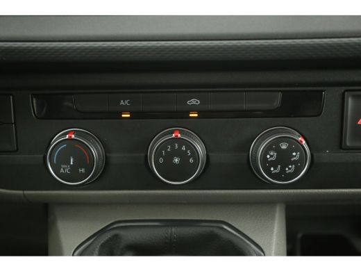 Volkswagen Transporter 2.0 TDI L2H1 | Airco | Cruise | Trekhaak | Parkeersens. ActivLease financial lease