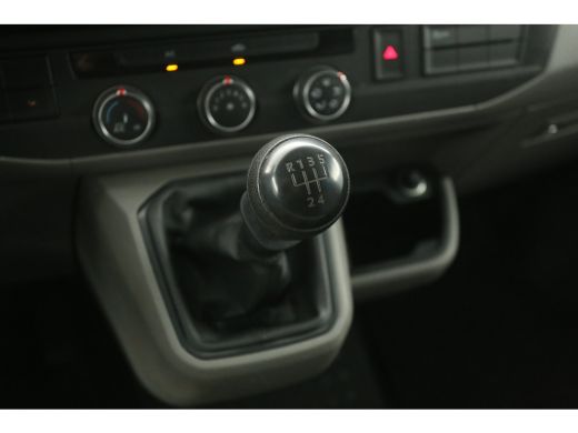 Volkswagen Transporter 2.0 TDI L2H1 | Airco | Cruise | Trekhaak | Parkeersens. ActivLease financial lease
