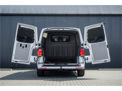 Volkswagen Transporter 2.0 TDI L2H1 | BULLI | 150 PK | Automaat | LED | Camera | Carplay | PDC | Zijschuifdeur L+R ActivLease financial lease