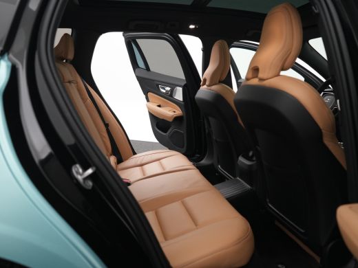 Volvo  V60 T8 Plug-in hybrid AWD Ultra Dark HEICO | Custum Wrap | 21" | Extra getint glas | Full-LED koplamp... ActivLease financial lease