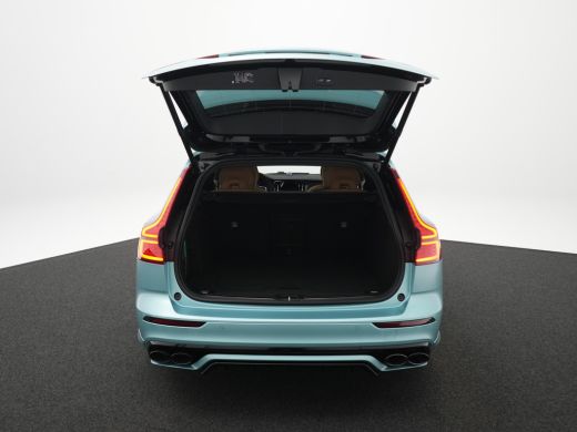 Volvo  V60 T8 Plug-in hybrid AWD Ultra Dark HEICO | Custum Wrap | 21" | Extra getint glas | Full-LED koplamp... ActivLease financial lease