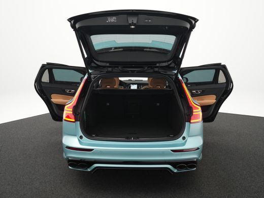 Volvo  V60 T8 Plug-in hybrid AWD Ultra Dark HEICO | Custum Wrap | 21" | Extra getint glas | Full-LED koplamp... ActivLease financial lease