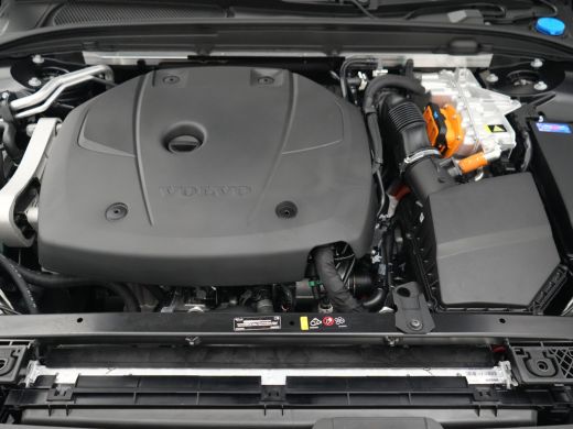 Volvo  V60 T8 Plug-in hybrid AWD Ultra Dark HEICO | Custum Wrap | 21" | Extra getint glas | Full-LED koplamp... ActivLease financial lease