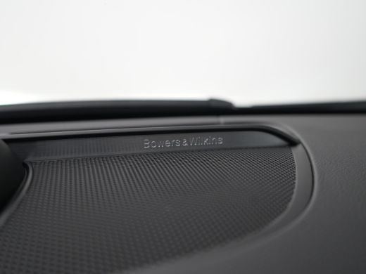 Volvo  V60 T8 Plug-in hybrid AWD Ultra Dark HEICO | Custum Wrap | 21" | Extra getint glas | Full-LED koplamp... ActivLease financial lease