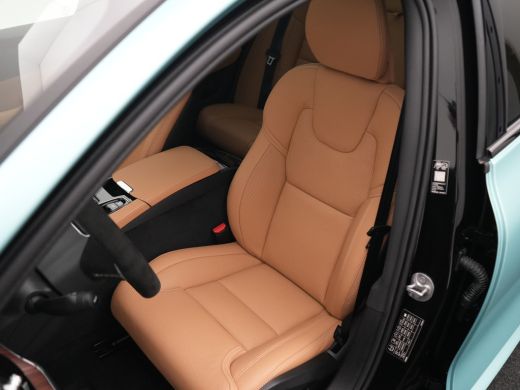 Volvo  V60 T8 Plug-in hybrid AWD Ultra Dark HEICO | Custum Wrap | 21" | Extra getint glas | Full-LED koplamp... ActivLease financial lease