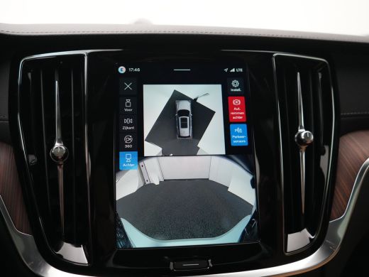 Volvo  V60 T8 Plug-in hybrid AWD Ultra Dark HEICO | Custum Wrap | 21" | Extra getint glas | Full-LED koplamp... ActivLease financial lease