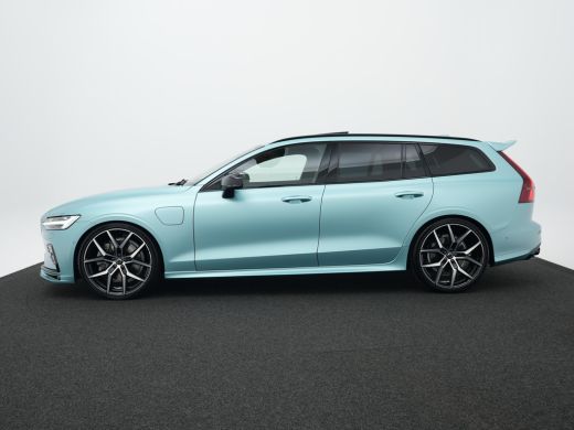 Volvo  V60 T8 Plug-in hybrid AWD Ultra Dark HEICO | Custum Wrap | 21" | Extra getint glas | Full-LED koplamp... ActivLease financial lease