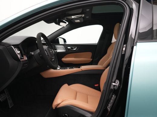 Volvo  V60 T8 Plug-in hybrid AWD Ultra Dark HEICO | Custum Wrap | 21" | Extra getint glas | Full-LED koplamp... ActivLease financial lease