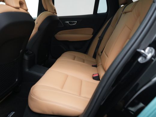 Volvo  V60 T8 Plug-in hybrid AWD Ultra Dark HEICO | Custum Wrap | 21" | Extra getint glas | Full-LED koplamp... ActivLease financial lease