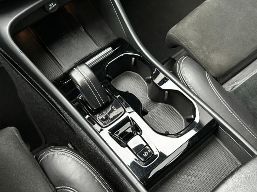 Volvo  XC40 T5 262 PK Recharge R-Design AUTOMAAT | SOH 96,02%| TREKHAAK| SCHUIF-KANTELDAK| STUUR EN STOELVERW... ActivLease financial lease