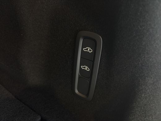 Volvo  XC60 2.0 T6 Plug-in hybrid AWD Ultra Black Edition | Luchtvering | 360 Camera | Keyless entry | Bower ... ActivLease financial lease