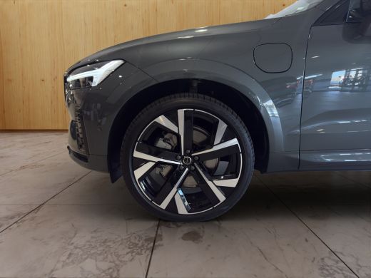 Volvo  XC60 2.0 T6 Plug-in hybrid AWD Ultra Black Edition | Luchtvering | 360 Camera | Keyless entry | Bower ... ActivLease financial lease