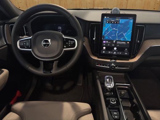 Volvo  XC60 2.0 T6 Plug-in hybrid AWD Ultra Black Edition | Luchtvering | 360 Camera | Keyless entry | Bower ... ActivLease financial lease