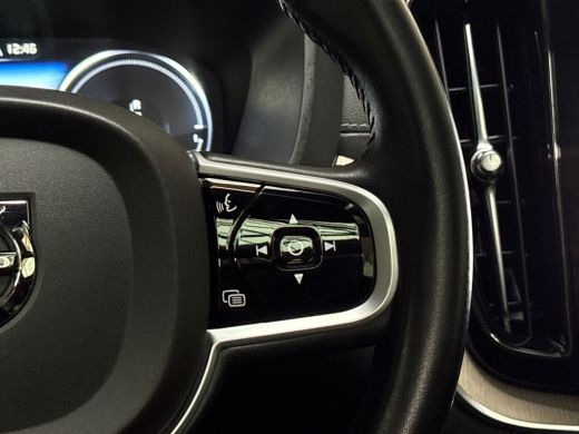 Volvo  XC60 2.0 T8 Twin Engine AWD Inscription 391Pk Automaat (PANORAMADAK, APPLE CARPLAY, MEMORY SEATS, LEDE... ActivLease financial lease