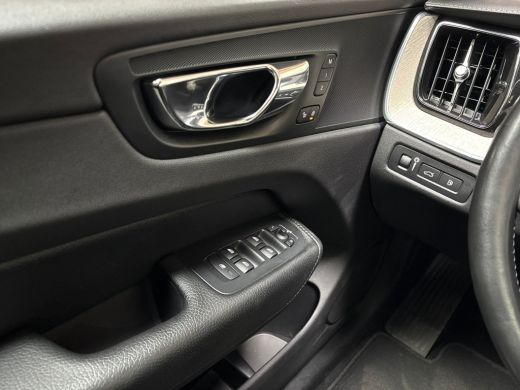 Volvo  XC60 2.0 T8 Twin Engine AWD Inscription 391Pk Automaat (PANORAMADAK, APPLE CARPLAY, MEMORY SEATS, LEDE... ActivLease financial lease