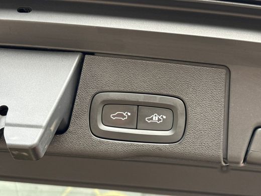 Volvo  XC60 2.0 T8 Twin Engine AWD Inscription 391Pk Automaat (PANORAMADAK, APPLE CARPLAY, MEMORY SEATS, LEDE... ActivLease financial lease