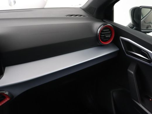 Seat Ibiza 1.0 EcoTSI FR Intense | Stoelverwarming | Adaptive cruise | Leder/Alcantara | Camera | Carplay | ... ActivLease financial lease