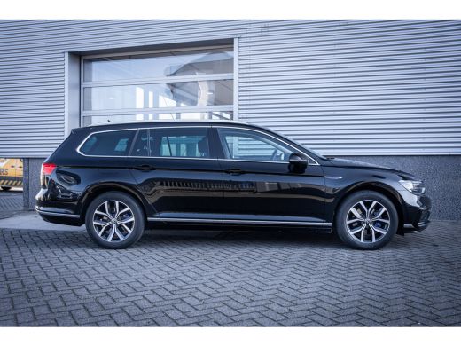 Volkswagen Passat Variant 1.4 TSI PHEV GTE Business | Achteruitrijcamera | Comfortstoel(en) | Matrix LED koplampen ActivLease financial lease