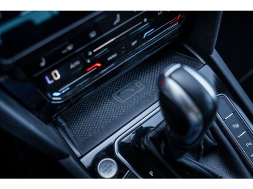 Volkswagen Passat Variant 1.4 TSI PHEV GTE Business | Achteruitrijcamera | Comfortstoel(en) | Matrix LED koplampen ActivLease financial lease