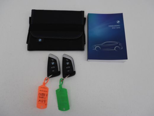 BMW 1 Serie 118i Sport Line | Sportstoelen | Carplay | Half leder | Live Cockpit | Full LED | Navigatie | Sfe... ActivLease financial lease