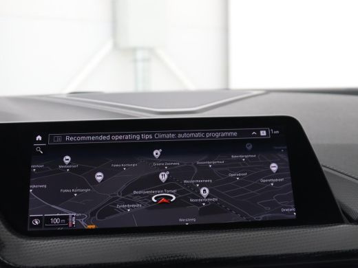 BMW 1 Serie 118i Sport Line | Sportstoelen | Carplay | Half leder | Live Cockpit | Full LED | Navigatie | Sfe... ActivLease financial lease