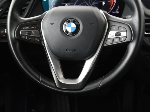 BMW 1 Serie 118i Sport Line | Sportstoelen | Carplay | Half leder | Live Cockpit | Full LED | Navigatie | Sfe... ActivLease financial lease