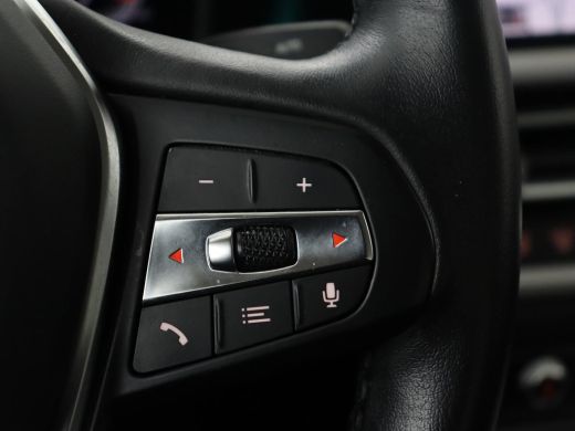BMW 3 Serie 320i Executive Edition | Sportstoelen | Carplay | Live Cockpit | Half leder | Navigatie | Full LE... ActivLease financial lease