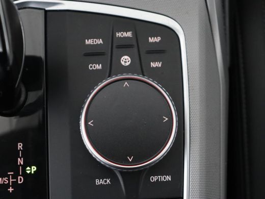 BMW 3 Serie 320i Executive Edition | Sportstoelen | Carplay | Live Cockpit | Half leder | Navigatie | Full LE... ActivLease financial lease