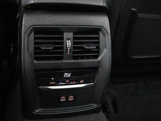 BMW 3 Serie 320i Executive Edition | Sportstoelen | Carplay | Live Cockpit | Half leder | Navigatie | Full LE... ActivLease financial lease