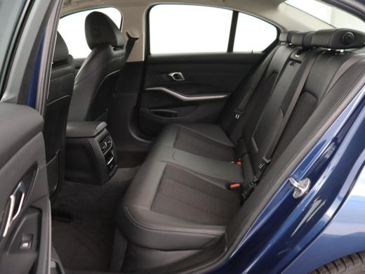 BMW 3 Serie 320i Executive Edition | Sportstoelen | Carplay | Live Cockpit | Half leder | Navigatie | Full LE... ActivLease financial lease