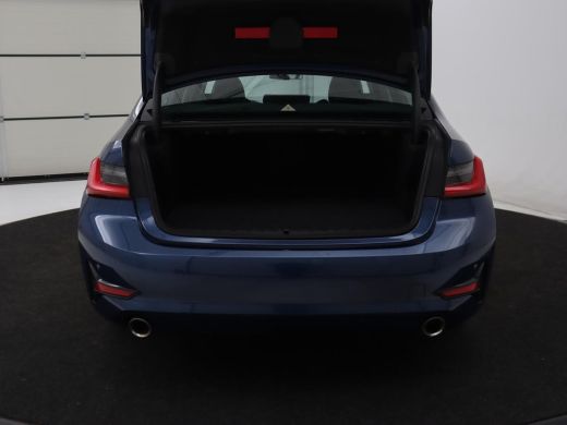 BMW 3 Serie 320i Executive Edition | Sportstoelen | Carplay | Live Cockpit | Half leder | Navigatie | Full LE... ActivLease financial lease