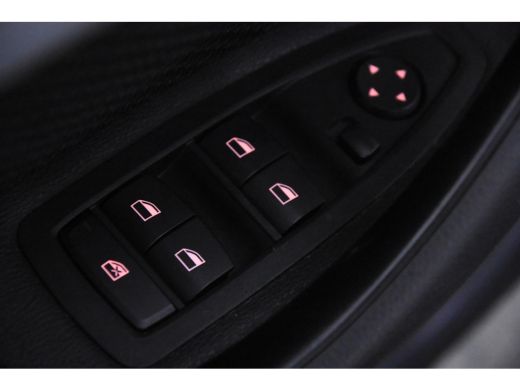 BMW X1 xDrive25e *1ste eigenaar*Navigatie*PDC*Standkachel* ActivLease financial lease