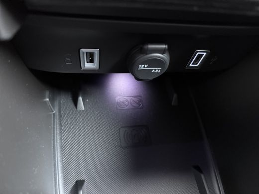 Fiat 600 Sport | Demo deal | 10,25" touchscreen radio met Bluetooth, DAB & USB | Apple Carplay&reg; / Android ... ActivLease financial lease