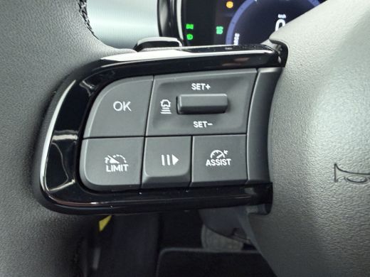 Fiat 600 Sport | Demo deal | 10,25" touchscreen radio met Bluetooth, DAB & USB | Apple Carplay&reg; / Android ... ActivLease financial lease