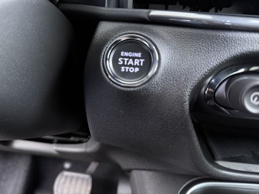 Fiat 600 Sport | Demo deal | 10,25" touchscreen radio met Bluetooth, DAB & USB | Apple Carplay&reg; / Android ... ActivLease financial lease