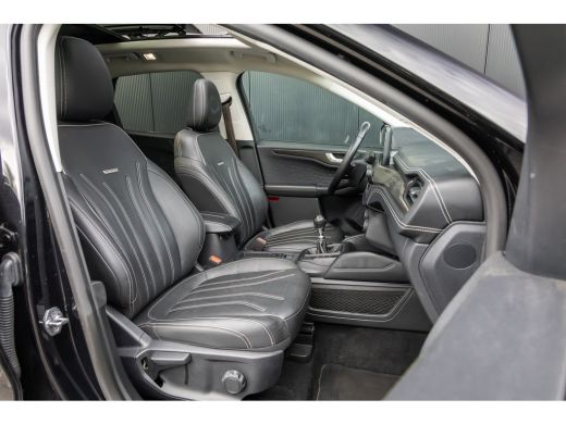 Ford Kuga 1.5 EcoBoost Vignale | Full options | Incl. Trekhaak | Panoramadak | 1800kg trekgewicht ActivLease financial lease
