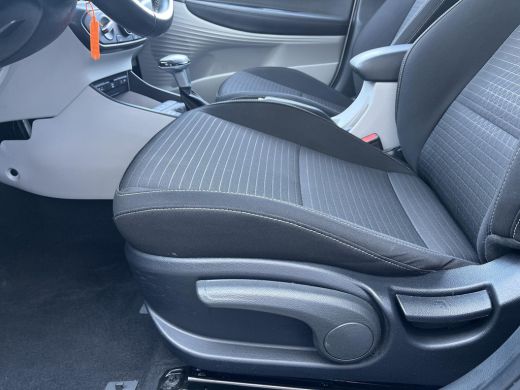 Hyundai i20 1.0 T-GDI Comfort Smart | 3 jaar garantie | Rijklaarprijs! GEEN afleverkosten | Automaat | Naviga... ActivLease financial lease