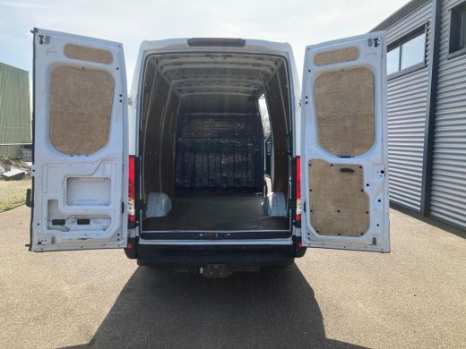 Iveco Daily 35-140 Automaat | 2017 | Euro 6 | Trekhaak | Airco ActivLease financial lease