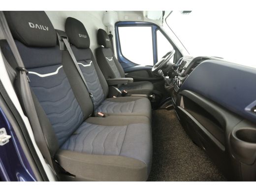 Iveco Daily 35S16V 2.3 352 L2H1 | 3500kg Trekgew. | Airco | Cruise | Carplay | 3 Zits | Trekhaak | Imperiaal ActivLease financial lease