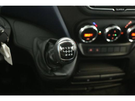 Iveco Daily 35S16V 2.3 352 L2H1 | 3500kg Trekgew. | Airco | Cruise | Carplay | 3 Zits | Trekhaak | Imperiaal ActivLease financial lease