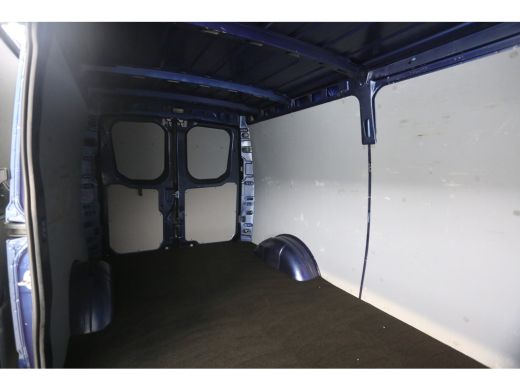 Iveco Daily 35S16V 2.3 352 L2H1 | 3500kg Trekgew. | Airco | Cruise | Carplay | 3 Zits | Trekhaak | Imperiaal ActivLease financial lease