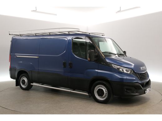 Iveco Daily 35S16V 2.3 352 L2H1 | 3500kg Trekgew. | Airco | Cruise | Carplay | 3 Zits | Trekhaak | Imperiaal ActivLease financial lease