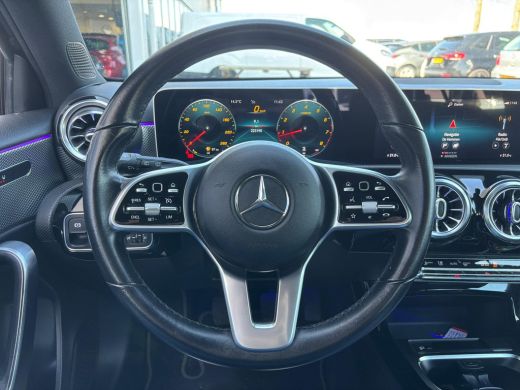 Mercedes-Benz A-Klasse 160 Business Solution Luxury | Sfeerverlichting | Mbux | Leer | Stoelverwarming ActivLease financial lease